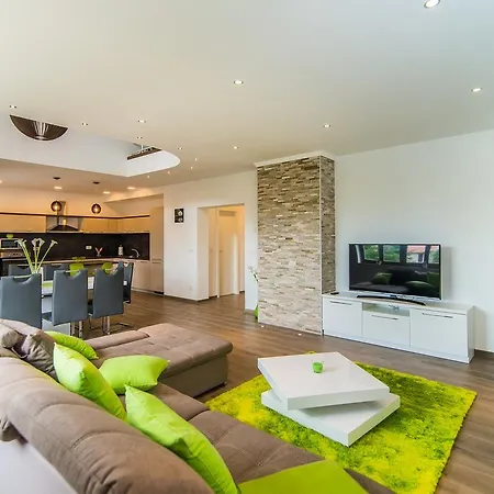 Milohanic Luxury 4* بوريتش