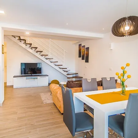 בית הארחה Milohanic Luxury 4*