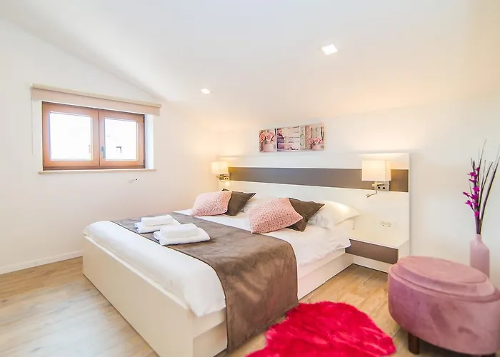 בית הארחה Milohanic Luxury פורץ