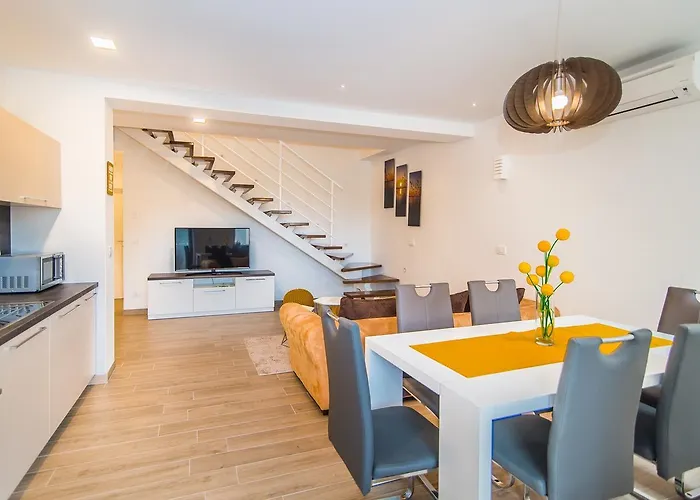 בית הארחה Milohanic Luxury 4*