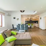 Pensión Milohanic Luxury 4*
