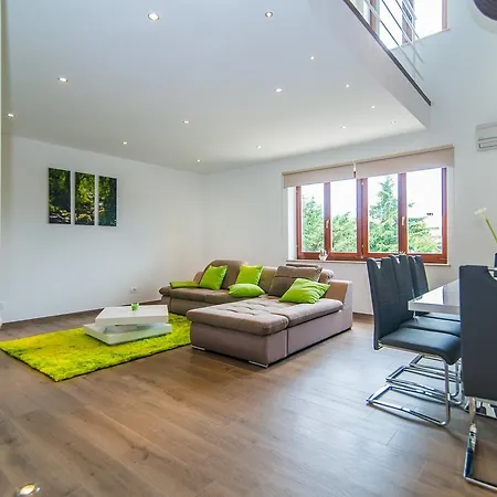 Milohanic Luxury Apartments 4*