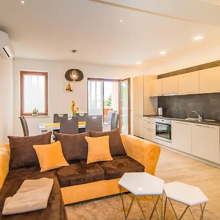 Milohanic Luxury Πανσιόν 4*